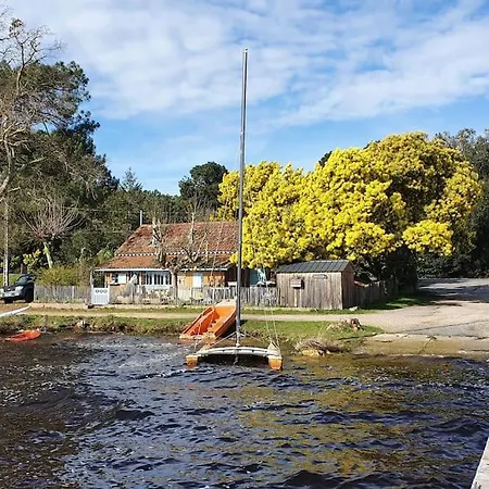 Semesterbostad House *